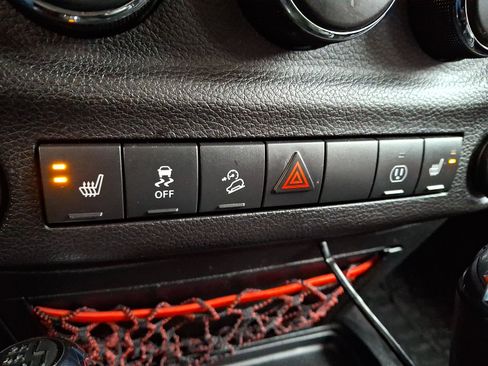 Used 2018 Jeep Wrangler Unlimited Rubicon image 24