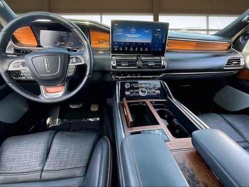 Used 2022 Lincoln Navigator Black Label image 16