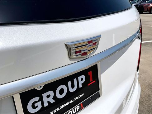 Used 2022 Cadillac XT6 Premium Luxury w/ Technology Package FWD image 31