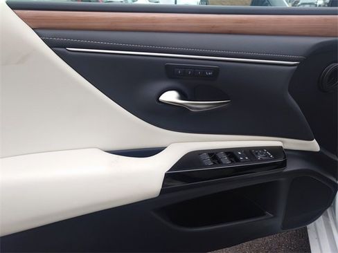 New 2025 Lexus ES 350 w/ Premium Package image 16