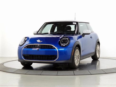 New 2025 MINI Cooper 2-Door Hardtop image 3