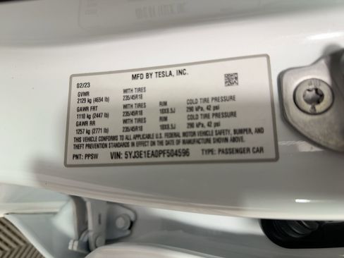 Used 2023 Tesla Model 3 Standard Range image 16