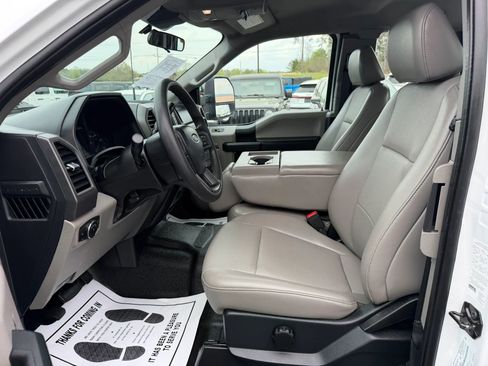 Used 2021 Ford F250 XL w/ Power Equipment Group image 5