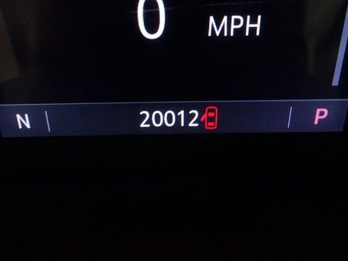 Used 2024 Buick Enclave Essence FWD image 16