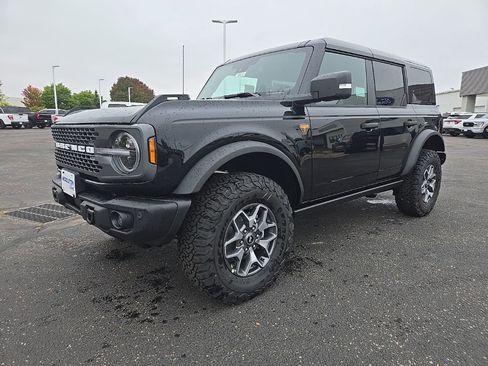 New 2025 Ford Bronco Badlands image 5
