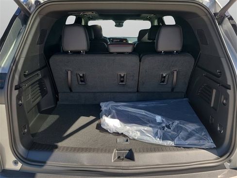 New 2026 Chevrolet Traverse Z71 image 11