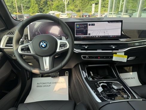 New 2026 BMW X5 xDrive50e image 12