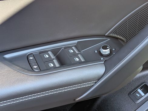 Used 2021 Audi Q5 Premium Plus w/ Premium Plus Package image 10