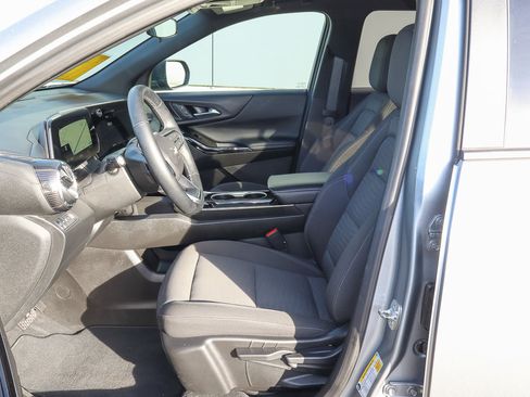 Used 2025 Chevrolet Equinox LT image 7