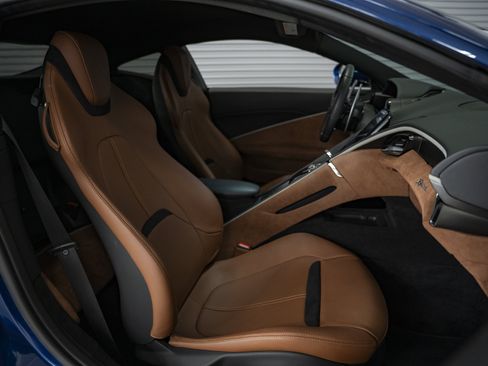 Used 2023 Ferrari Roma RWD image 23