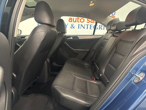 Used 2018 Volkswagen Jetta SE FWD image 13