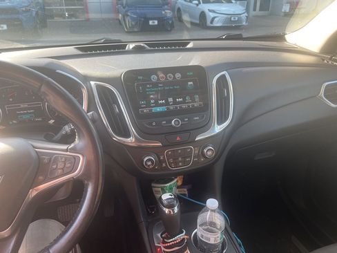 Used 2018 Chevrolet Equinox LT w/ Sun & Infotainment Package image 10