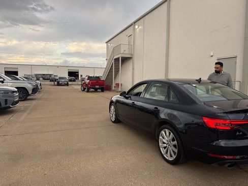 Used 2017 Audi A4 2.0T Ultra Premium w/ Convenience Package image 6