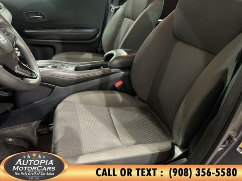 Used 2021 Honda HR-V LX image 9