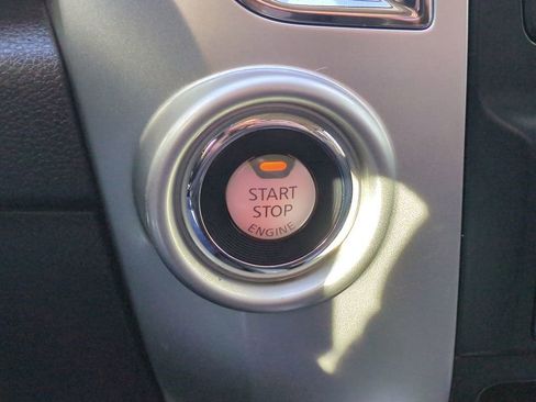 Used 2018 Nissan Titan SV w/ SV Convenience Package image 29