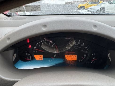 Used 2009 Nissan Frontier SE w/ SE Value Truck Pkg image 31