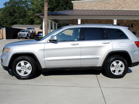 Used 2011 Jeep Grand Cherokee Laredo image 17