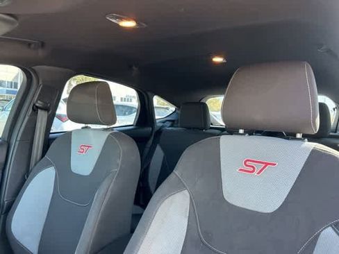 Used 2015 Ford Focus ST image 12