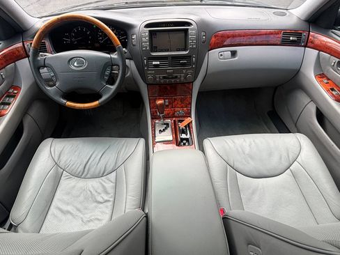 Used 2004 Lexus LS 430 RWD image 21