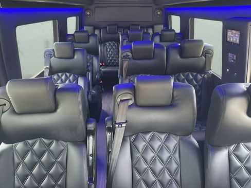 Used 2024 Mercedes-Benz Sprinter 3500 image 10