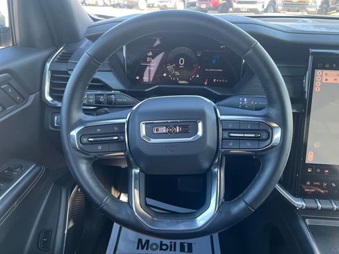 Used 2025 GMC Acadia Elevation image 18