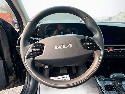 Certified 2025 Kia Niro EX FWD image 14