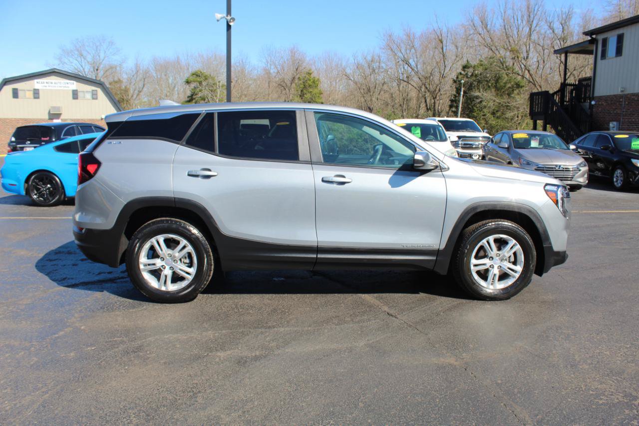 Used 2023 GMC Terrain SLE AWD/4WD image 4