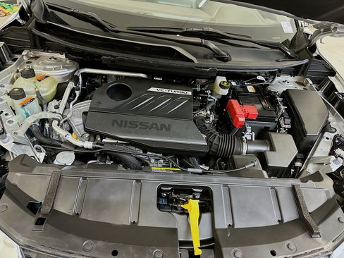 Used 2023 Nissan Rogue SV image 33