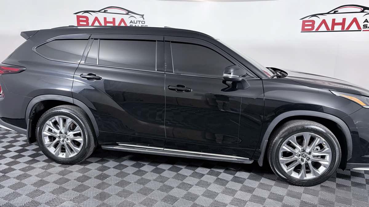 Used 2025 Toyota Highlander XSE AWD/4WD image 8