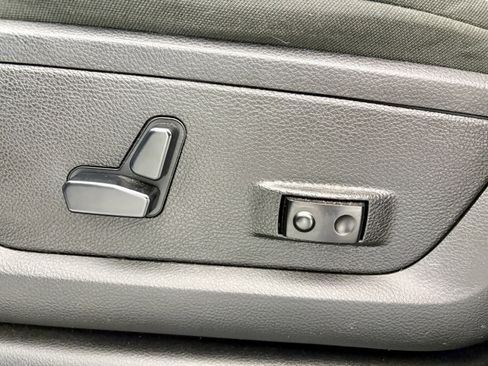 Used 2021 GMC Yukon SLT image 36