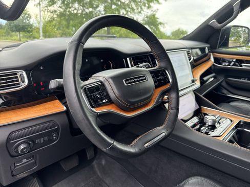 Used 2024 Jeep Grand Wagoneer L Series III AWD/4WD image 19
