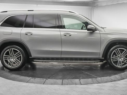 Used 2025 Mercedes-Benz GLS 450 4MATIC image 11