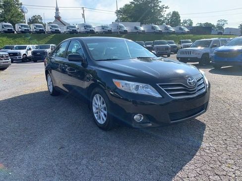 Used 2010 Toyota Camry XLE FWD image 2