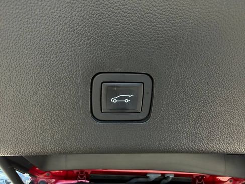 Used 2019 Chevrolet Traverse Premier AWD/4WD image 12