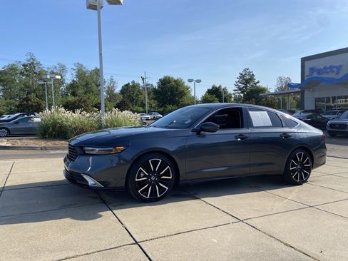 Used 2024 Honda Accord Touring image 6