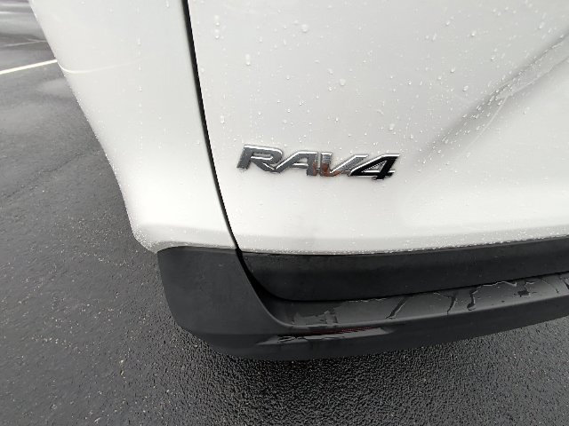 Used 2025 Toyota RAV4 XLE w/ Convenience Package FWD image 8