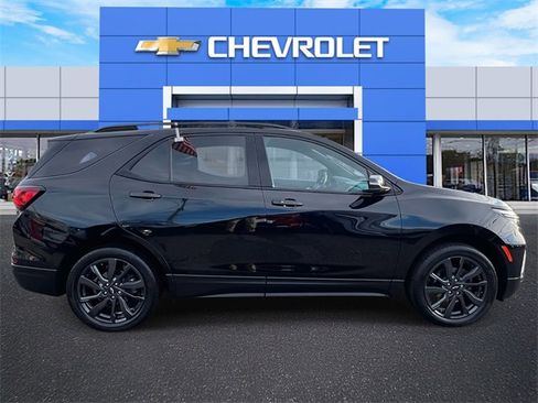 Used 2023 Chevrolet Equinox RS w/ RS Leather Package image 5