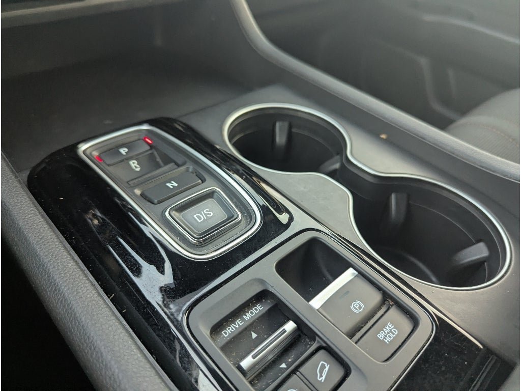 Used 2025 Honda Pilot Sport image 23