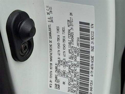 Certified 2022 Toyota Tacoma SR image 27