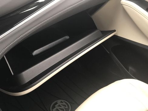 Certified 2022 Buick Enclave Avenir w/ Trailering Package, 5000 lbs. AWD/4WD image 50