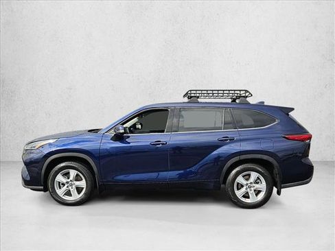 Used 2021 Toyota Highlander L image 9