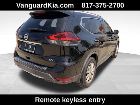 Used 2019 Nissan Rogue SV image 4