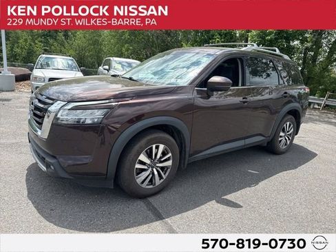 Used 2022 Nissan Pathfinder SL AWD/4WD image 1