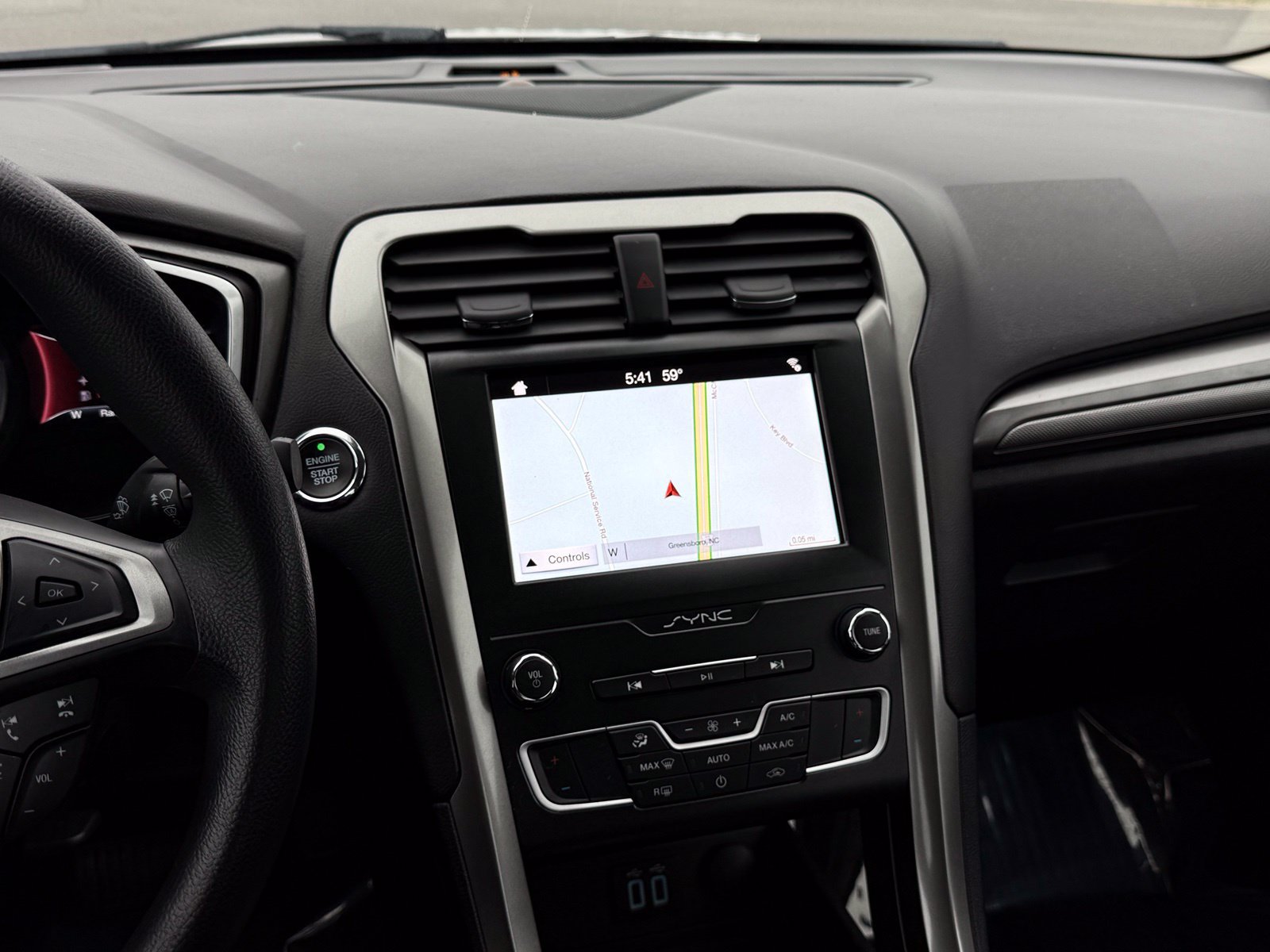 Used 2019 Ford Fusion SE FWD image 27