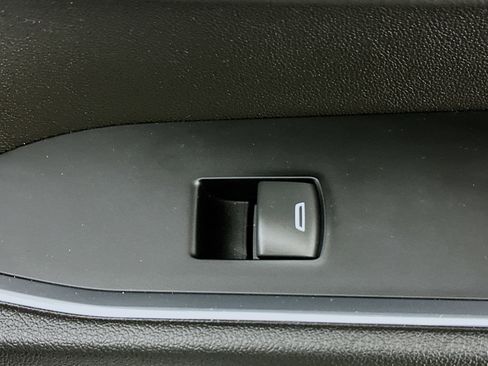 Used 2022 GMC Sierra 1500 Elevation image 29