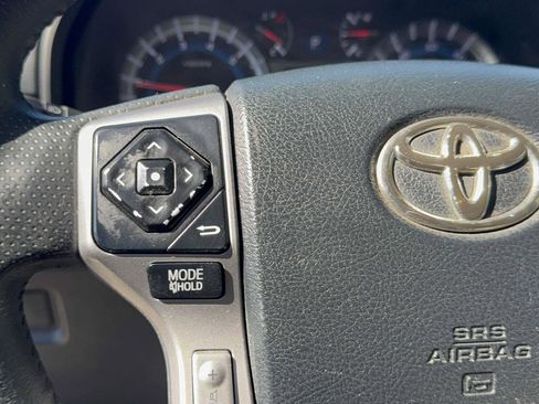 Used 2018 Toyota 4Runner 4WD image 15
