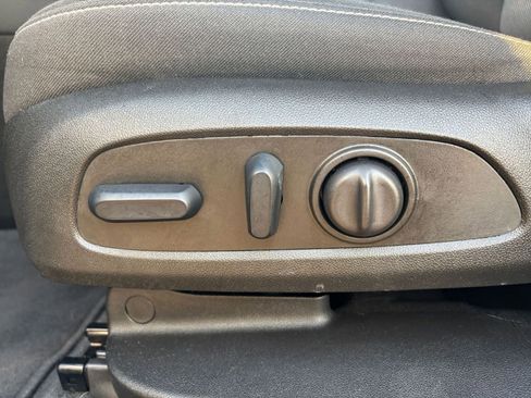 Used 2025 Chevrolet Blazer LT image 23