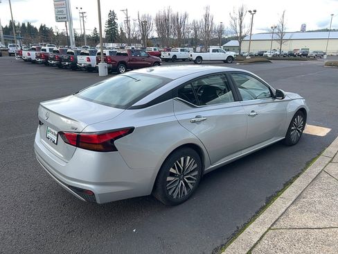 Used 2023 Nissan Altima 2.5 SV image 5