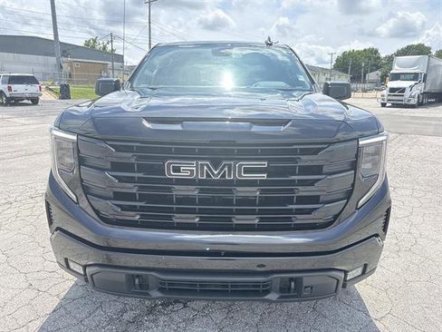 Used 2023 GMC Sierra 1500 Elevation w/ LPO, Elevation Black Package AWD/4WD image 2