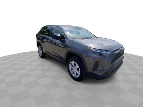 Used 2025 Toyota RAV4 LE AWD/4WD image 4